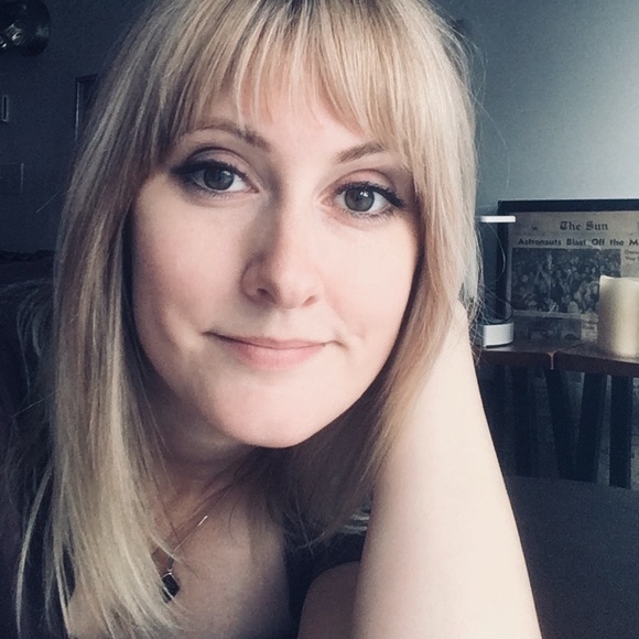 Meet your Posher, Krista - Picture 3 of 3